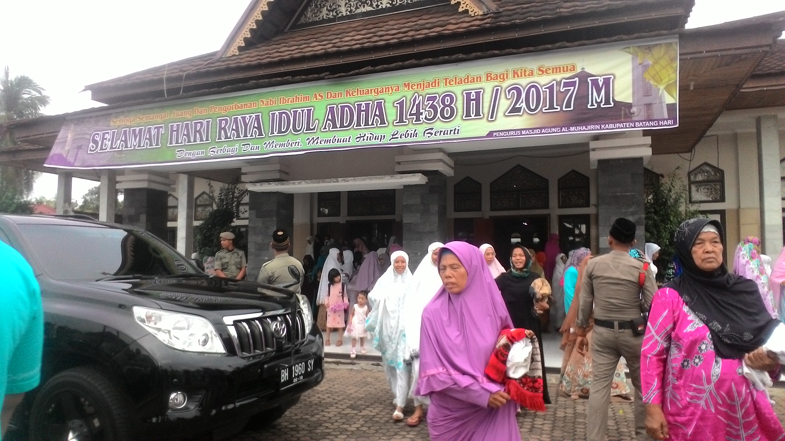 Usai Salat Id Bupati Batanghari Gelar Open House