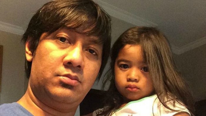 Ngakak, Ikuti Tren Face App, Wajah Tua Andre Taulany Malah Mirip Jackie Chan!