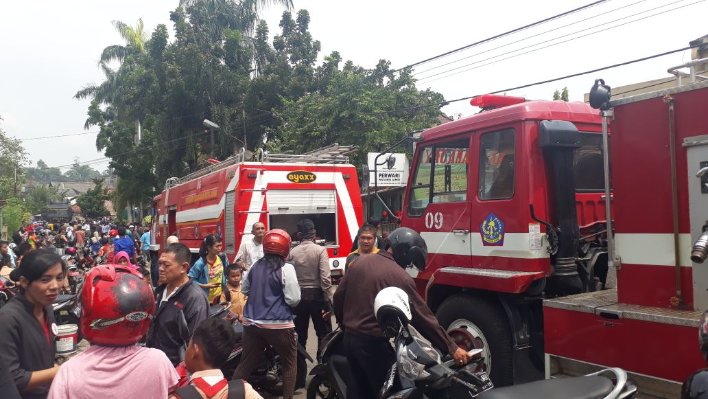 Upaya Warga Tak Berhasil, Akhirnya Api Hanguskan Rumah Ahmad Yani