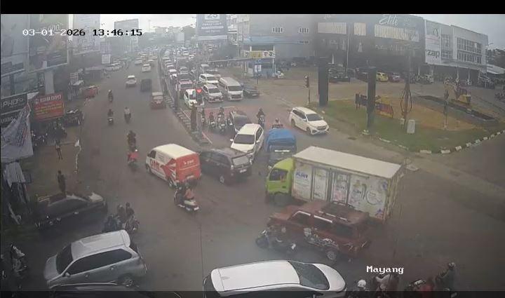 03012026-macet-di-simpang-mayang.jpg