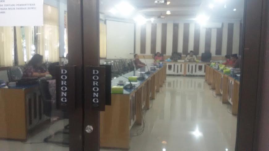 Pengamat : Rapat Dengar Pendapat DPRD Harus Terbuka