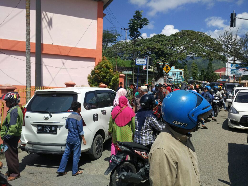 Duaaar, Adu Kambing Mobil Xenia Vs Honda Beat, Kondisi Pengemudi Malah Mengejutkan