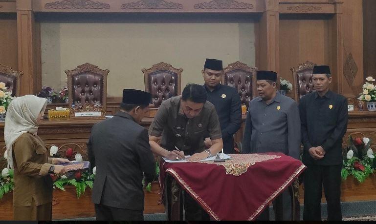 DPRD Muaro Jambi Setujui RAPBD 2022, Tapi Dengan Catatan