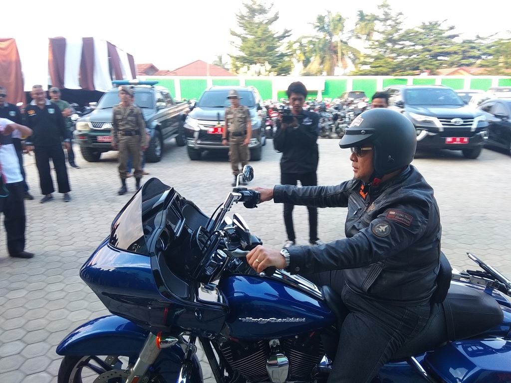 Syarif Fasha Buka Porkot dengan Mengendarai Moge