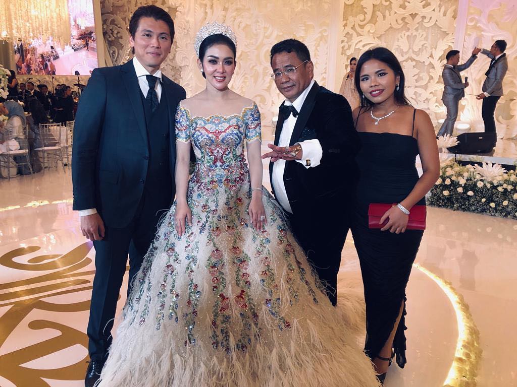 Kado Spesial Hotman Paris Untuk Syahrini dan Reino Barack, Soal Wanita Lain Hotman Hanya Bilang Ini