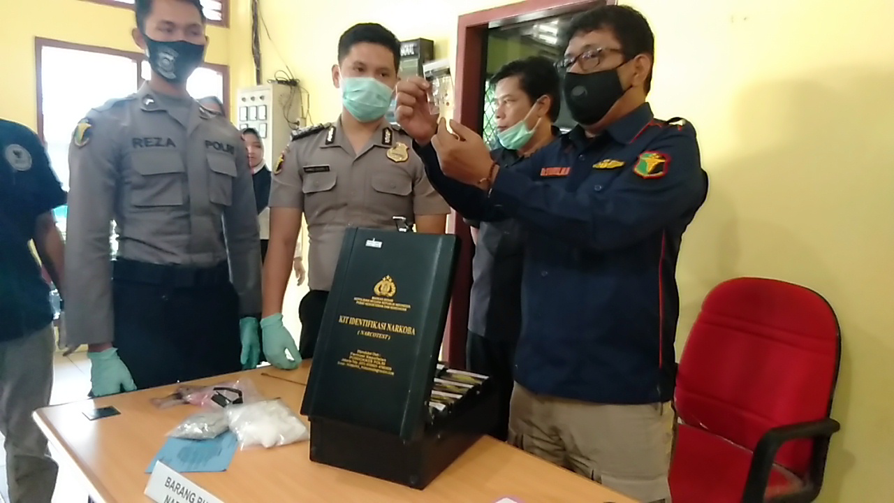 BNN Jambi Musnahkan Ekstasi dan Sabu, Tim Biddokes Polda Jambi Lakukan Uji Lab