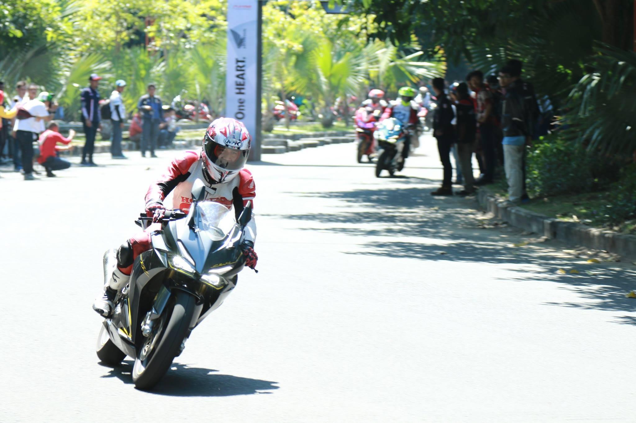 Komunitas Honda CBR Rasakan Perfoma Total Control di Lintasan Balap