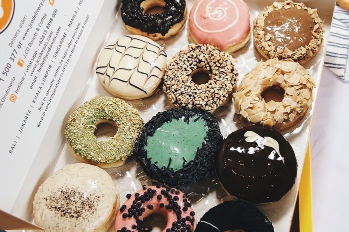 Promo J.CO Paket 2 Boks Jpops dan 2 Chocolate Frappe Cuma Rp 155.000, Beli Sekarang!