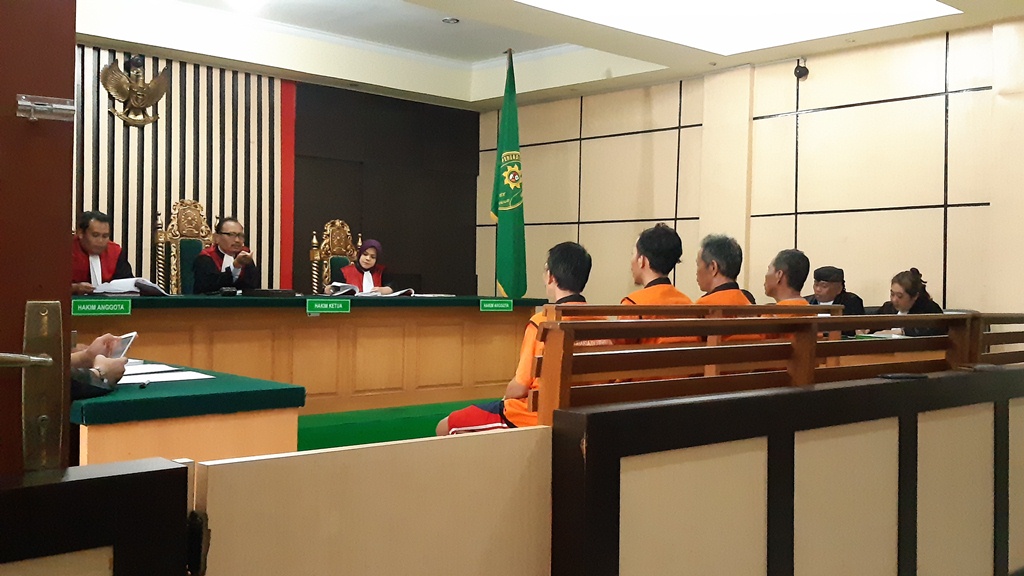 Hanya Ikut Kata Massa, Sudarjo dan Anaknya Tak Tahu Kenapa Harus Bawa Bambu Runcing ke Kantor WKS