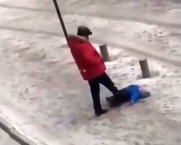 Astaga Kejamnya! Ayah Ini Lakukan Hal Mengerikan Pada Anaknya! Penyebabnya Sepele