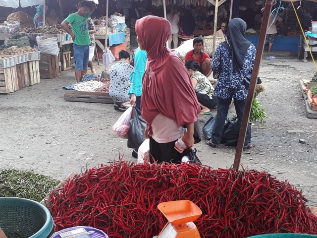Harga Cabai Melonjak di Pasar Talang Banjar, Pembeli Mengeluh