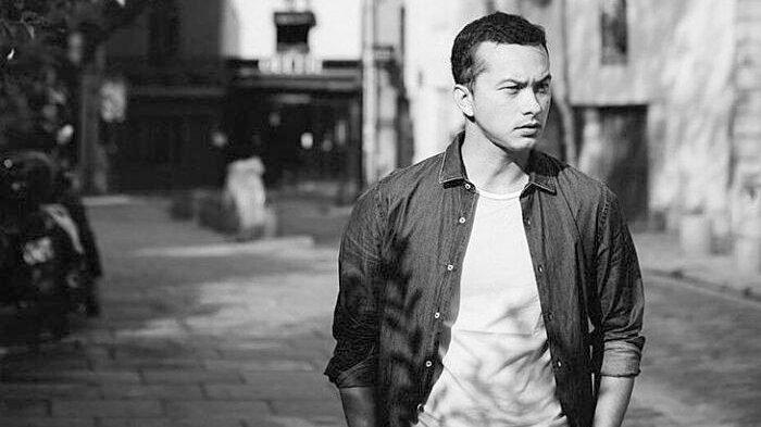 Trending Antre Vaksin, Nicholas Saputra Tuai Pujian, Fiersa: Nggak Ada yang Ngeh Saya Ikut Antrean