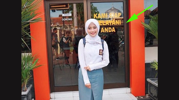 10042018_wanita-cantik-berseragam-sma-ternyata-polwan_20180410_162222.jpg