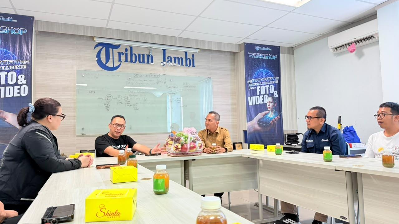 XLSmart Kunjungan ke Tribun Jambi, Tetap Pertahanan 3 Brand Sejak Merger - Tribunjambi.com