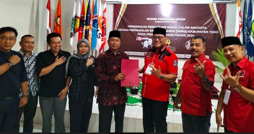 PDIP Tebo Menjadi Partai Pertama Daftarkan Bacaleg ke KPU