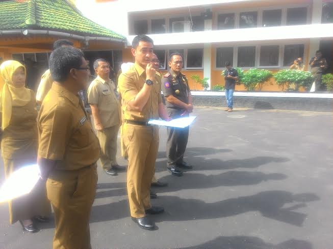 Zola Mulai Gerah Banyak PNS Bolos Kerja