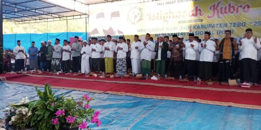 Miliki Hajat Besar, Agus-Nazar Dapat Doa Ribuan Warga Tali Jagat Bintang Sembilan di Tebo