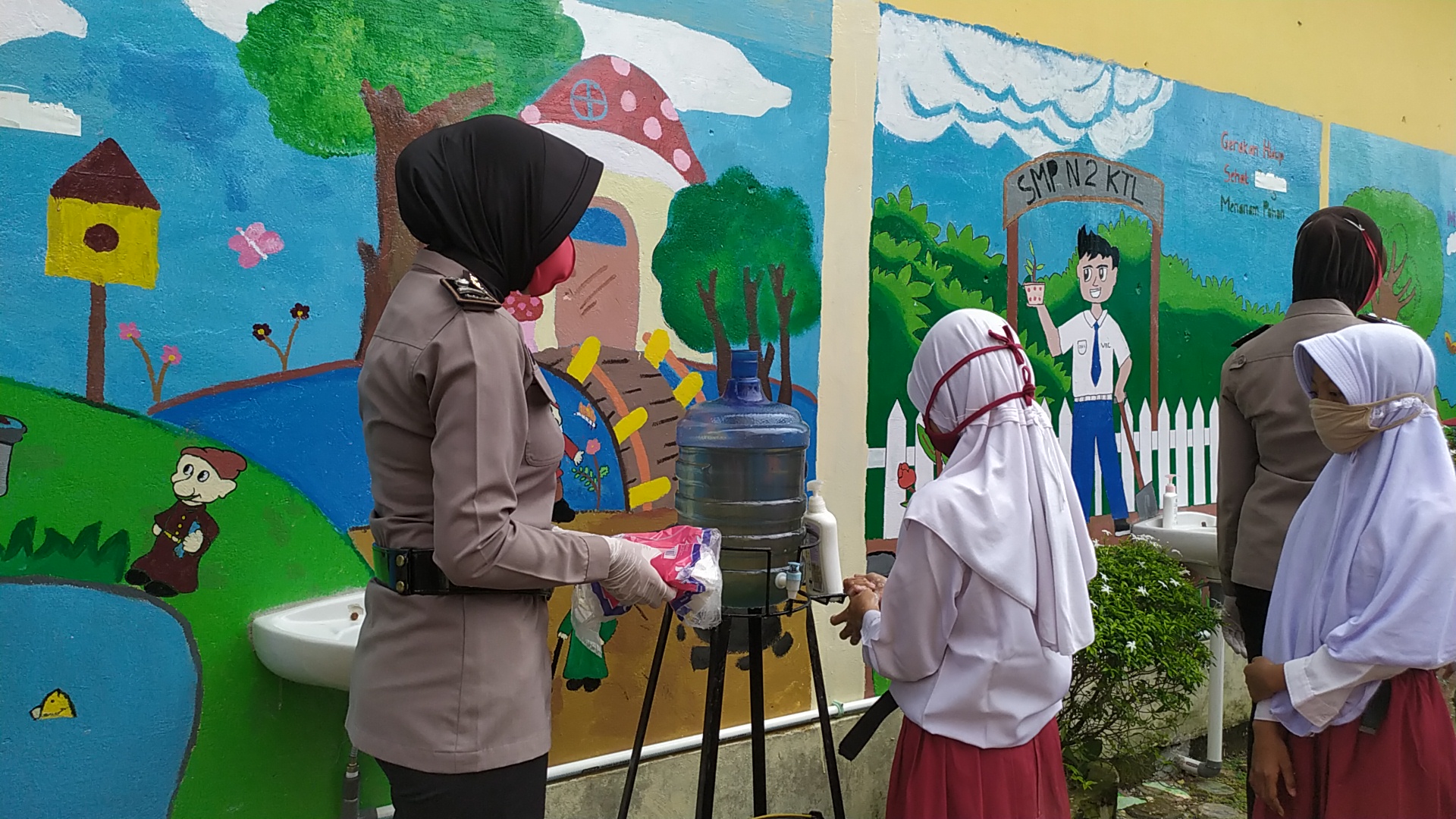 BREAKING NEWS Awalnya Protokol Kesehatan Tak Jalan, Mendadak Berubah saat Tim Pelangi Datang