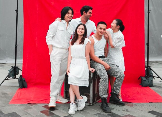 Kenang Momen FFI 2021, Pose Prilly Latuconsina dan Reza Rahadian Disorot: Kok Dalem Ya