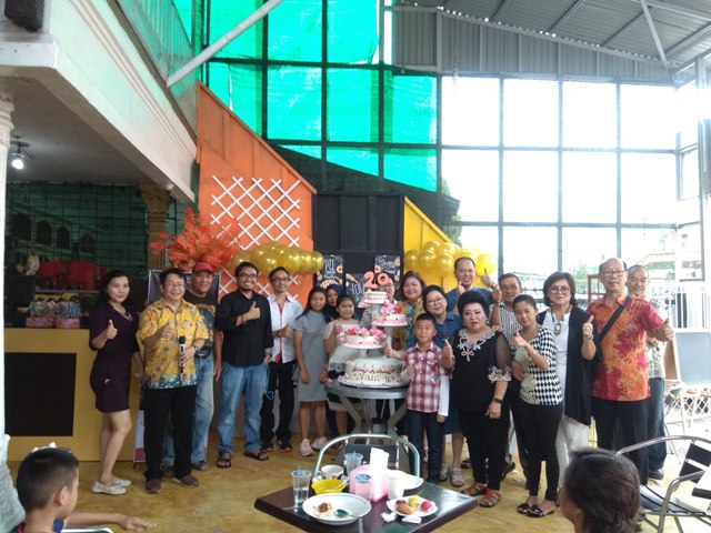 Peresmian Chicken Island Reborn dan Ulang Tahun Valentine Cake Jadi Satu