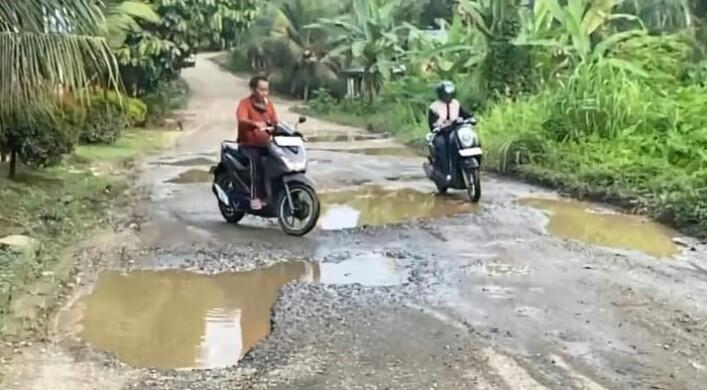 Jalan Desa di Merangin Rusak, Aktivitas Warga Terhambat