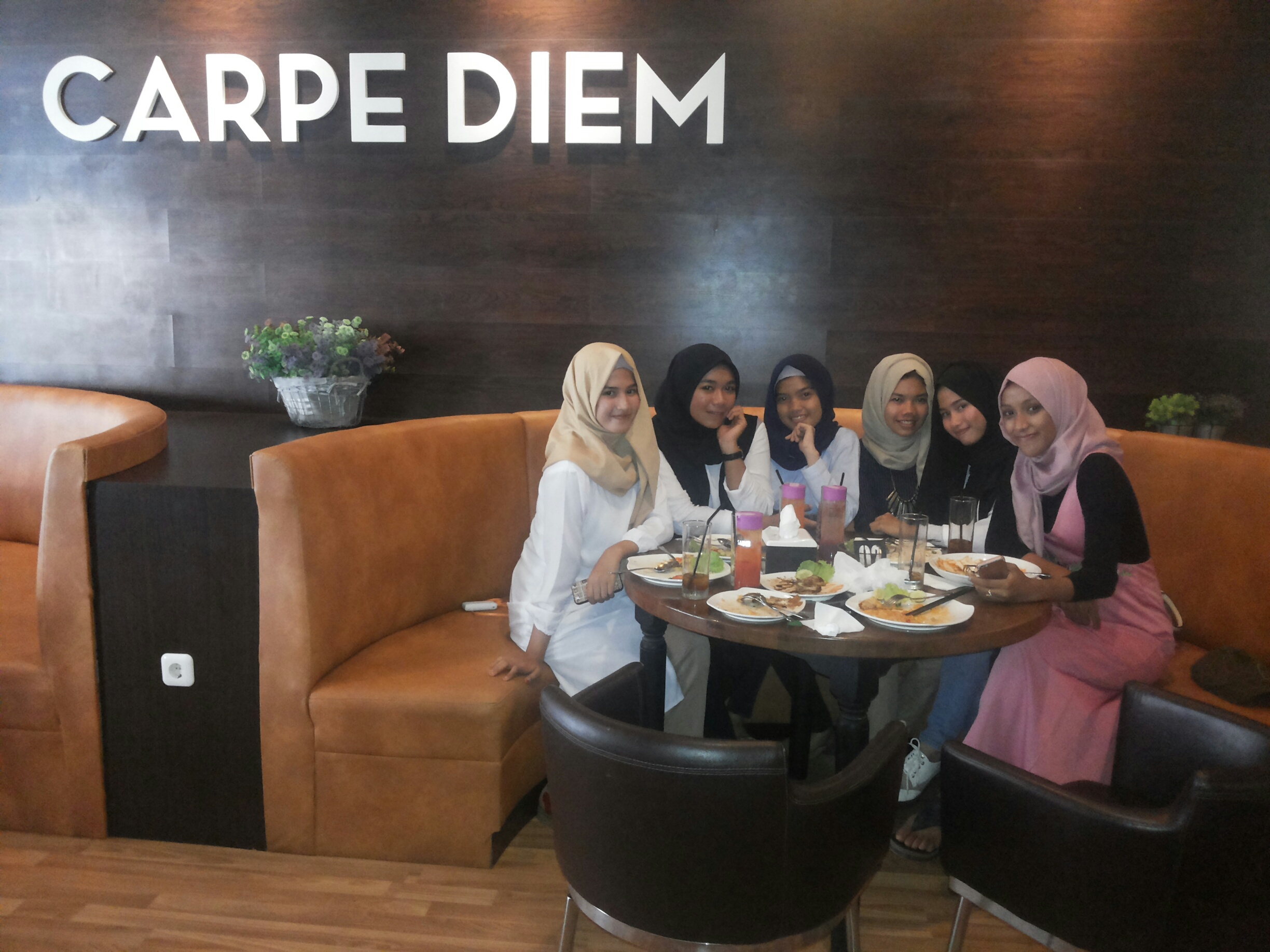 GALERI FOTO: Cafe Crape Diem, Rekomendasikan Steak Salmon dan Kopi Aceh Gayo