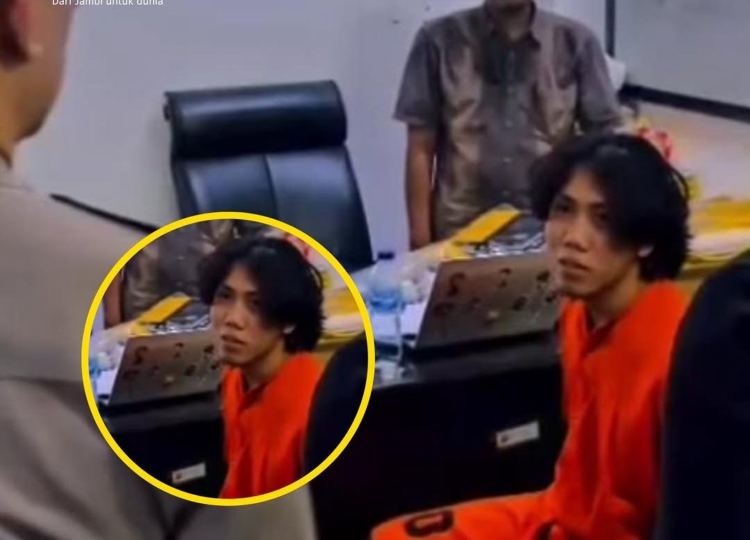 Alung Tersangka 58 Kg Sabu Berjalan Santai Usai Turun dari Lantai 2 Mapolda Jambi