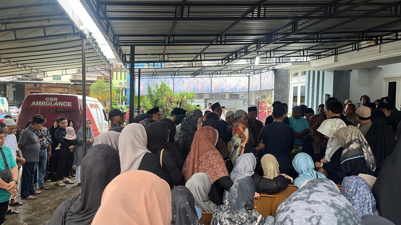 Jenazah Fauzie Orbanta Disalatkan di Masjid Baitul Insyirah Vila Gading Mayang Jambi