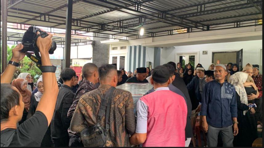Breaking News Jenazah Fauzie Orbanta Tiba di Jambi, Korban Kecelakaan Helikopter di Kalbar