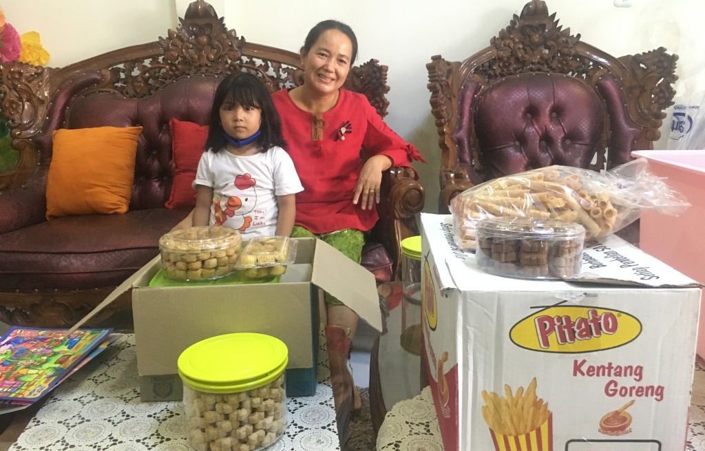 Ditengah Pandemi Corona, Penjual Kue Lebaran di Jambi Tetap Kebanjiran Order