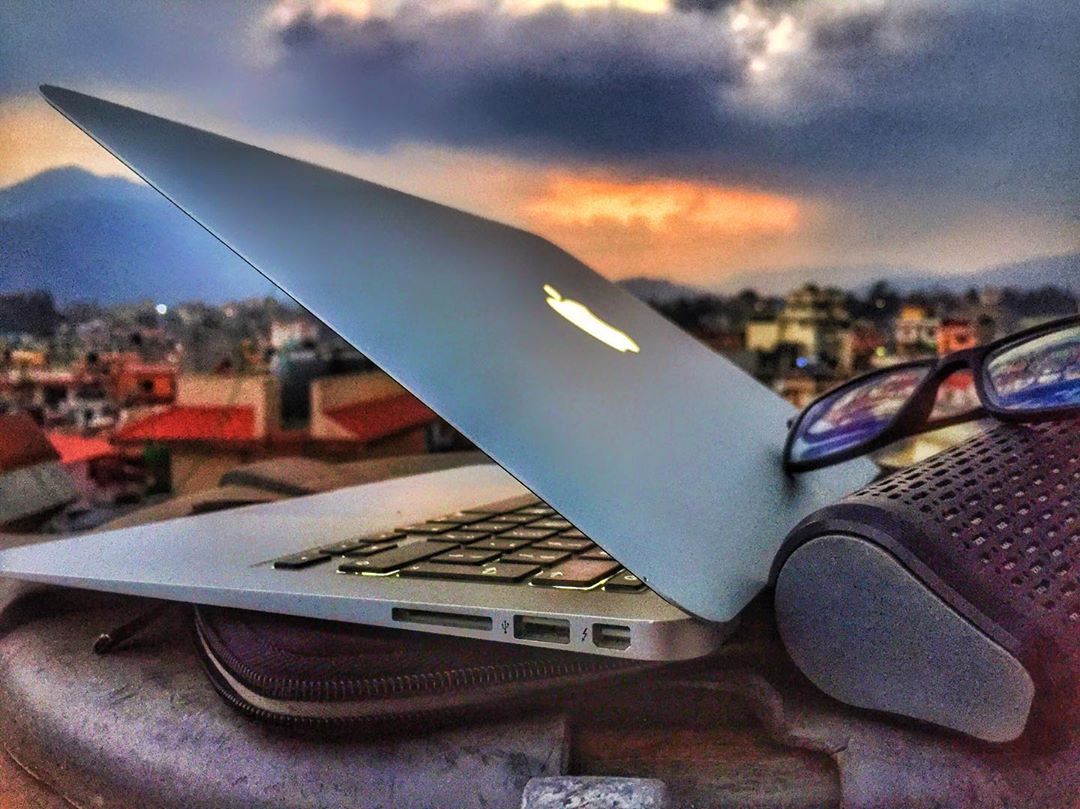 Daftar Harga Laptop Apple - MacBook Pro 13 Inci, MacBook Pro 16 Inci dan MacBook Air