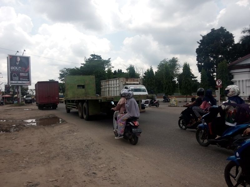 Dukung Pelebaran Jalan Mendalo, Evi: Kalau Mau Bongkar Bangunan, Ada Kompensasinya