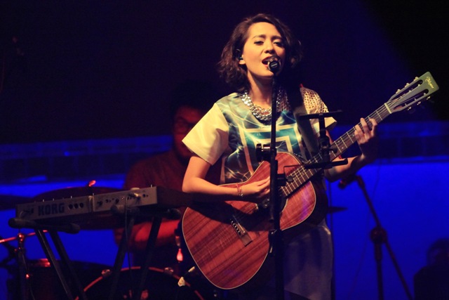 Manggung Pakai Gitar, Lala Karmela Mencuri Perhatian - 20112015-lala-karmela-manggung_20151120_231407.jpg