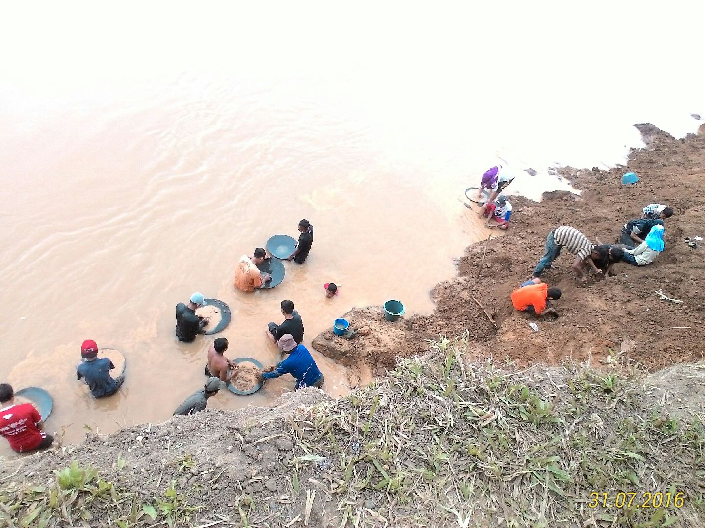 20160731_mencari-emas-sungai_20160731_220804.jpg