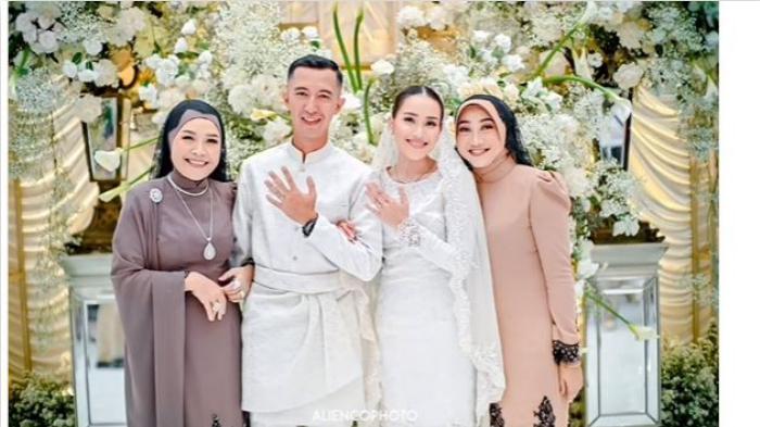 Ayu Ting Ting Balikin Cincin ke Mantan Tunangannya, Ayah Muhammad Fardhana Ogah Terima