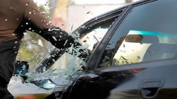 20240905-Ilustrasi-perampokan-modus-pecah-kaca-mobil.jpg