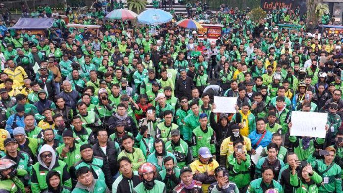 20241129-ojek-online-atau-ojol.jpg