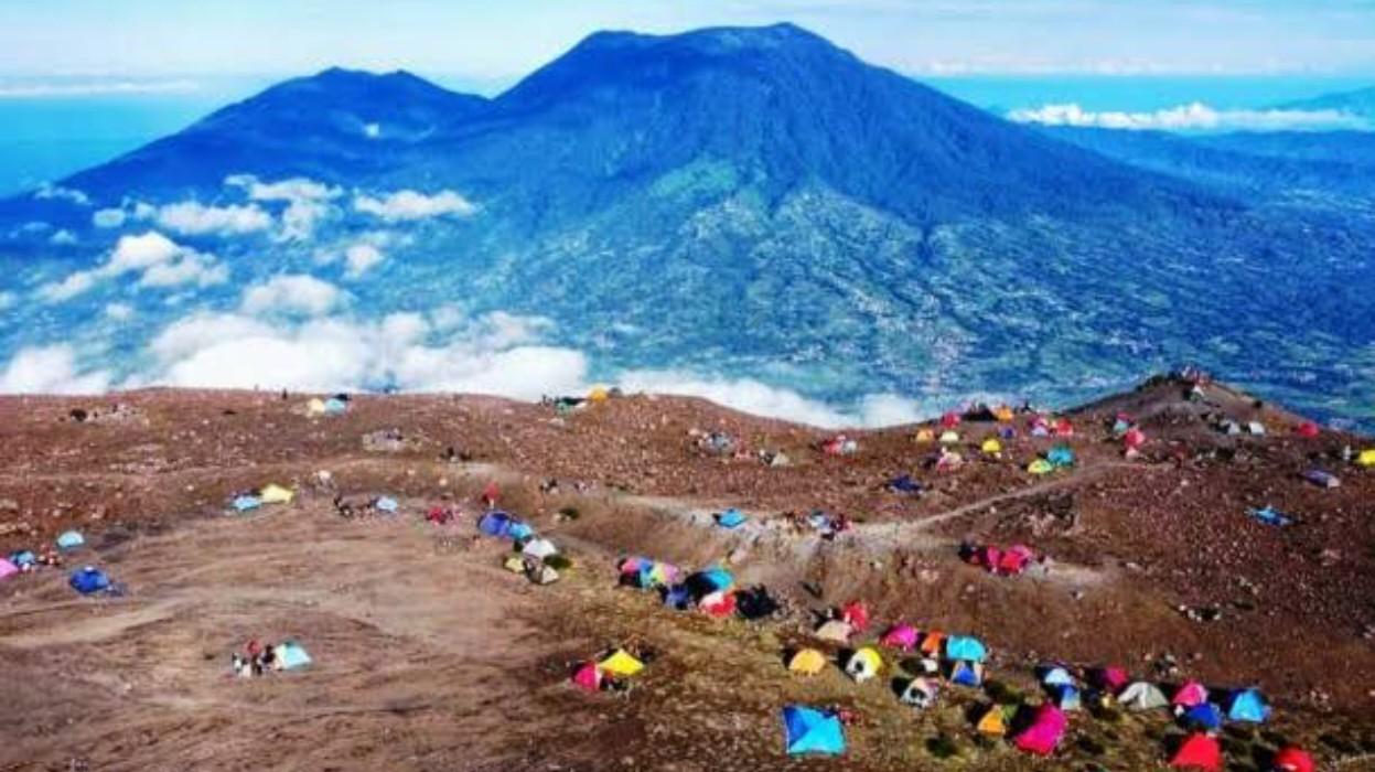 2024114-Gunung-Marapi-di-Sumatera-Barat.jpg