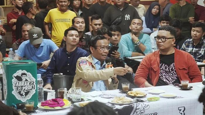 Usai Jalani Hukuman UU ITE, Sarifin Bangun Kerja 11 Bulan dan Tak Terima Gaji, Curhat ke Mahfud MD
