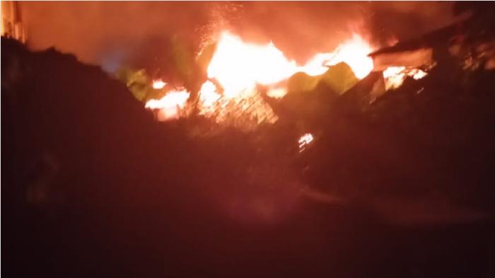 Asal Muasal Api yang Hanguskan 2 Rumah & 1 Motor di Kota Jambi Jelang Subuh Tadi Diduga dari Kompor