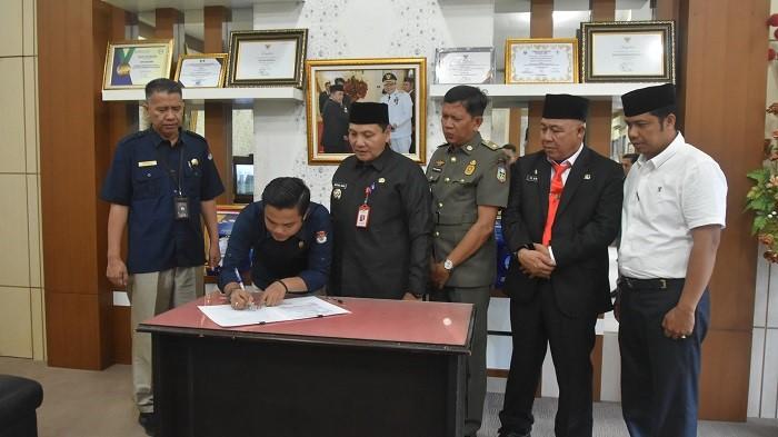 Pemkab dan KPU Sarolangun Jambi Tandatangani 100 Persen NPHD Pilkada 2024, Segini Nilainya