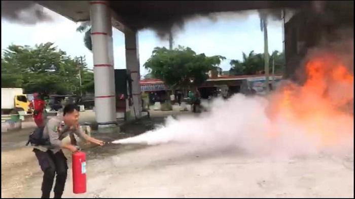 20250404-kebakaran-di-SPBU-Merangin.jpg