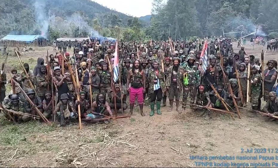 IRONI di Tanah Papua: TPNPB-OPM Teriak HAM, Justru KKB Papua Menginjak-injaknya!