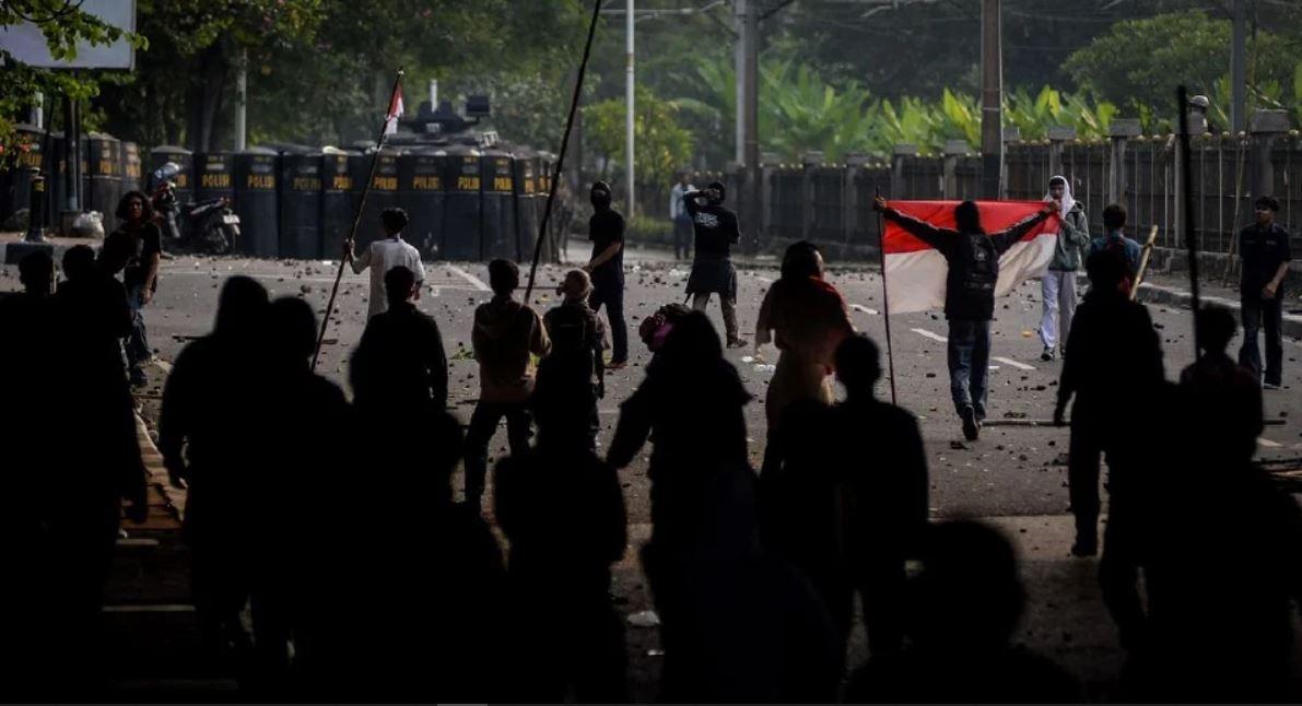 KUHP dan UU ITE Seret 997 Orang Tersangka Demo Agustus 2025: Penghasut Siber