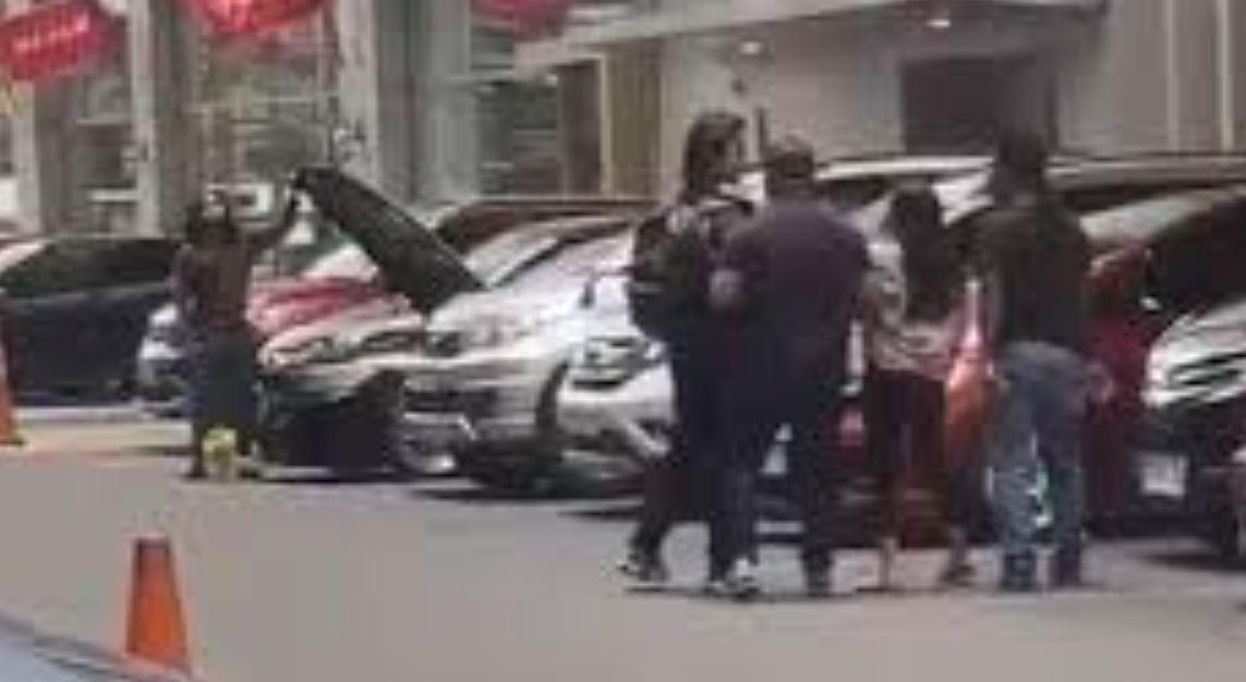 20260116-Ilustrasi-Mata-Elang-beraksi-hendak-rampas-mobil-warga.jpg