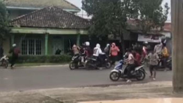 20260116-geng-motor-di-Jambi-konvoi-bawa-sajam-viral.jpg