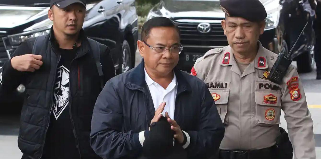 20260121-Bupati-Pati-Sudewo-saat-menuju-gedung-KPK-di-Jakarta.jpg