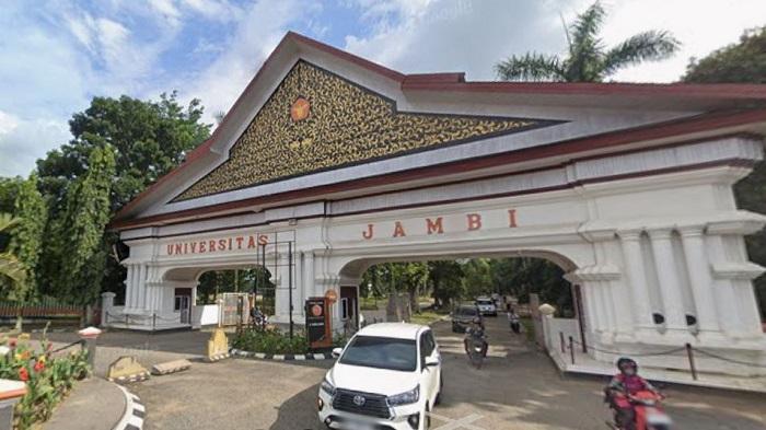 20260329-gerbang-depan-Universitas-Jambi.jpg