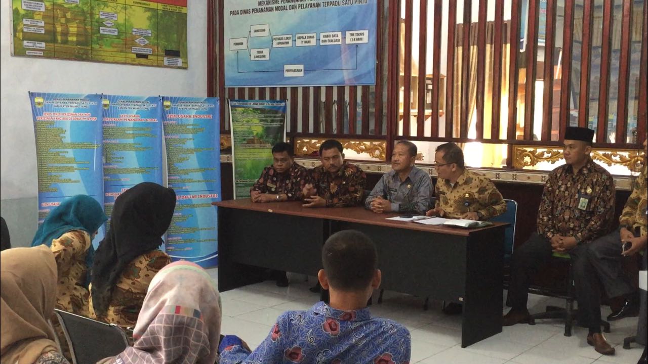 DPMPTSP Dianggap Cerminan Pelayanan Pemerintah, Plt Sekda Muarojambi: Pegawai Belajar, Jangan Malas