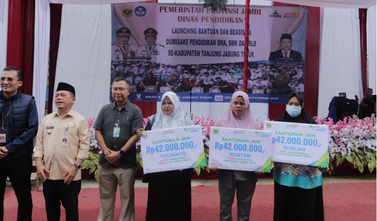 BPJS Ketenagakerjaan Serahkan Santunan Jaminan Kematian kepada 3 Keluarga Ahli Waris di Tanjab Timur